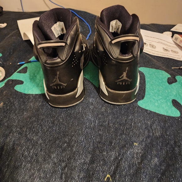 Jordan 6-17-23 size 10 in original box but used 8 out of 10 condition - Picture 4 of 11